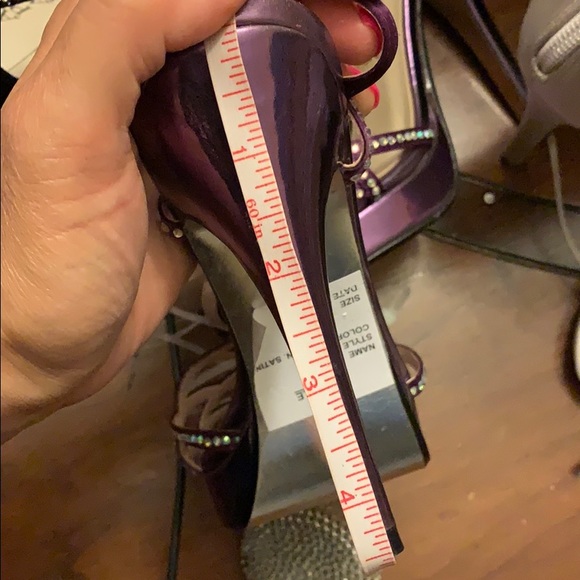 Brand-New E Live From The Red Carpet Berry Heels - Picture 6 of 7